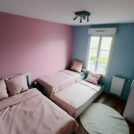 Cosy Flat, All Is Within Working Distance